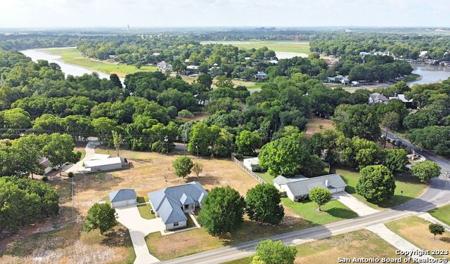103 WOODLAKE DR