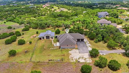 323 BOSQUE RDG