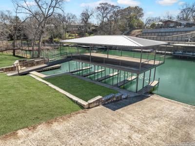 240 RIO DR