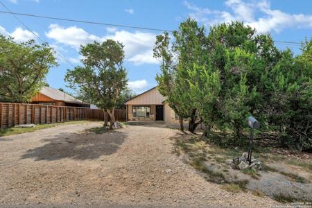 1232 Eastview Dr
