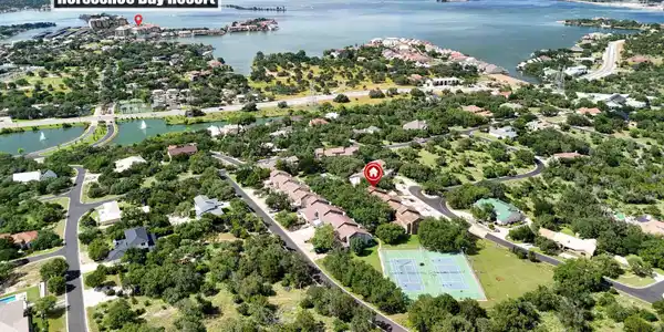 320 Twin Sails