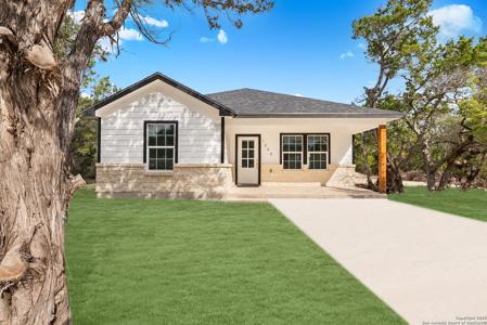 1096 Deer Valley