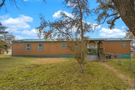 143 Bluff View