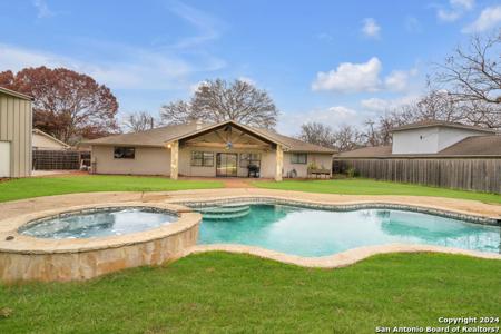 1323 Lake Winds Cir