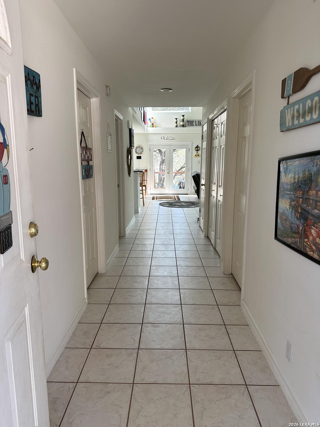 Image 4: Entering through front door.Lots of Natural light