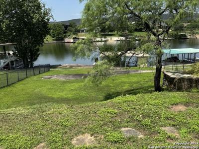 LOT 6 CLEN OAKS