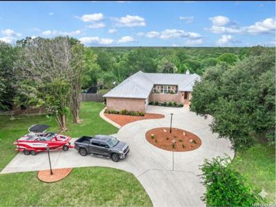 352 Ridge Crest