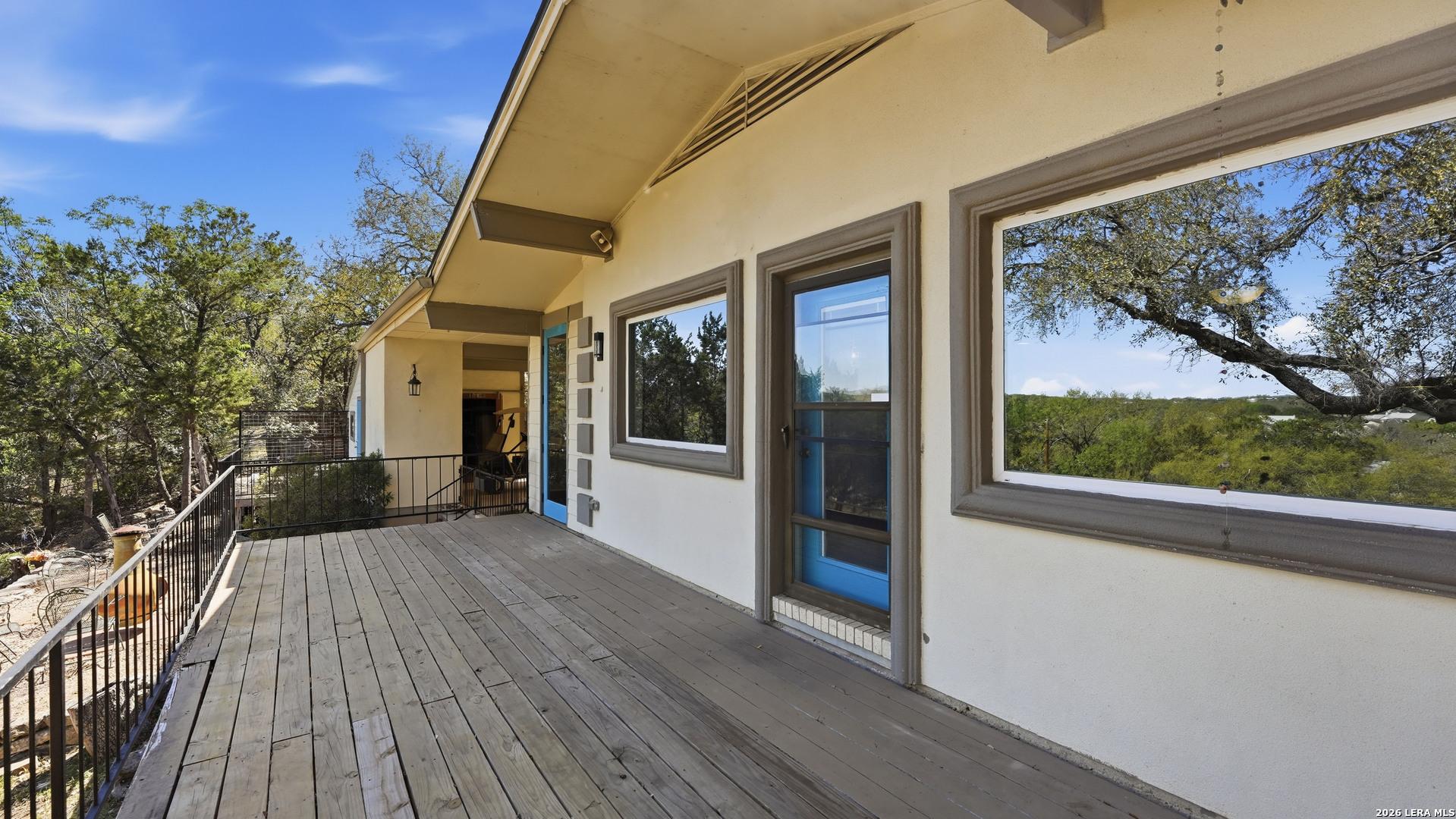 Image 4: Deck off Living