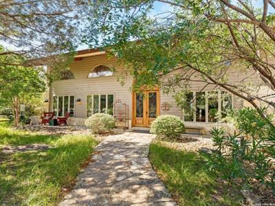 1210 COUNTRY PIKE