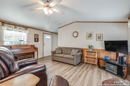 1511 Moss Rose Ln
