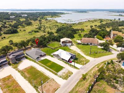 1188 LAKESHORE DR