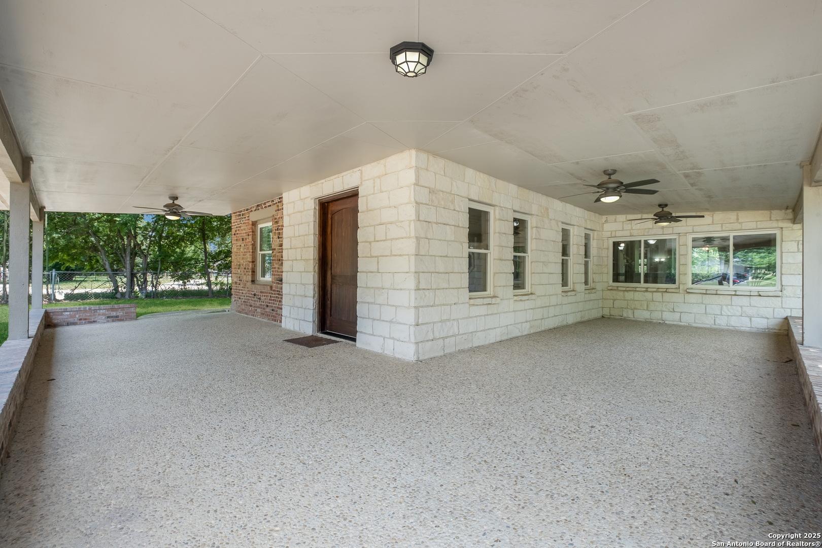 Image 3: Main House entrance