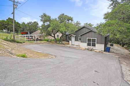 2213 WATERFRONT PARK DR