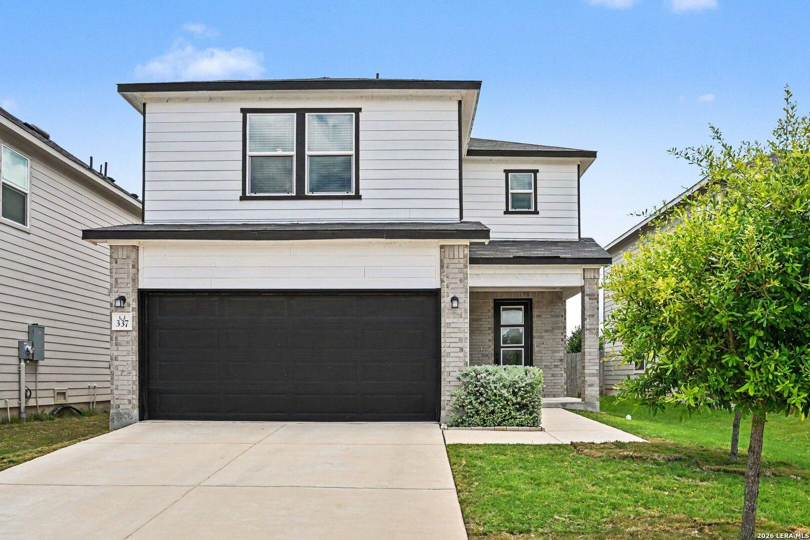 Image 2: Modern curb appeal