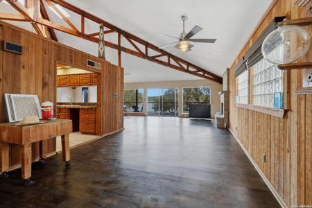 570 Rimrock Pass
