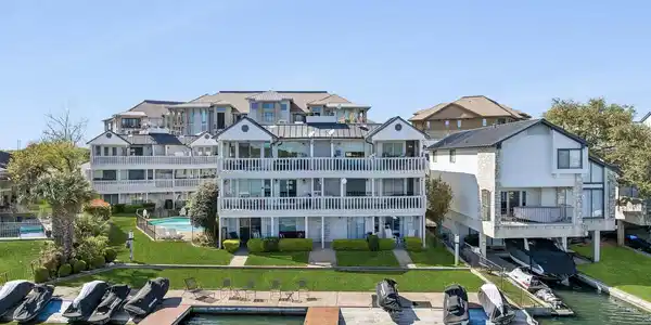 101 ISLAND DR