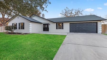 300 Ridge Crest
