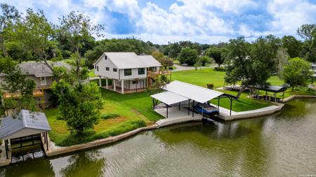 136 Lakeside