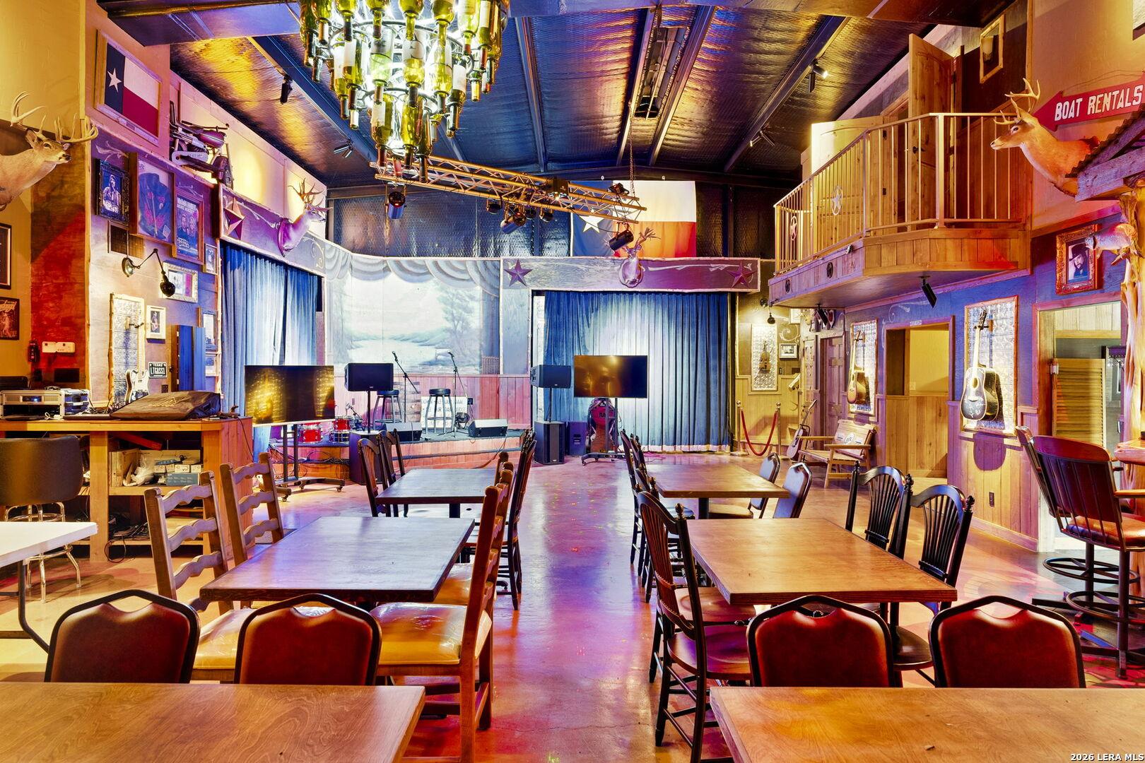 Image 3: RV Garage/Bar