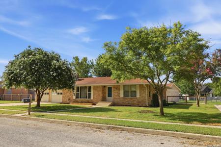 758 Carl Dr
