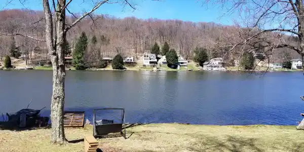 E Shore Page Lake Dr