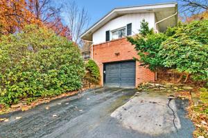 10 Waldorf Ln