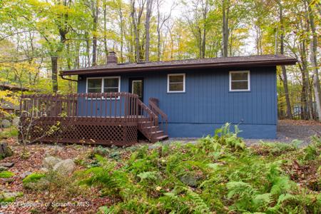51 Lyman Ln