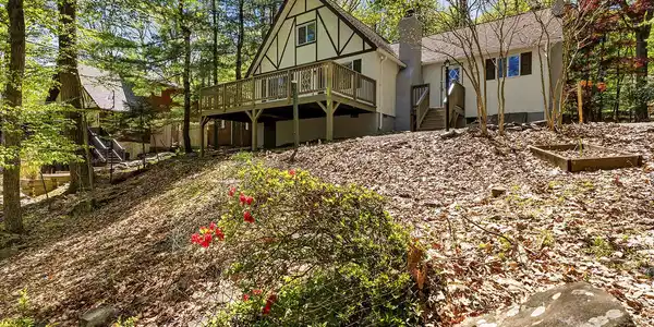 138 Sandstone Drive