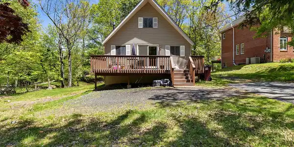 127 Sandstone Drive