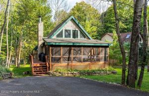 1469 Woodcrest Ln