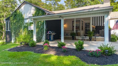 805 E Mountain Road