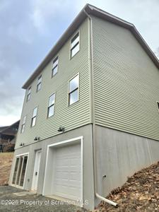 7 1/2 LakeView Drive