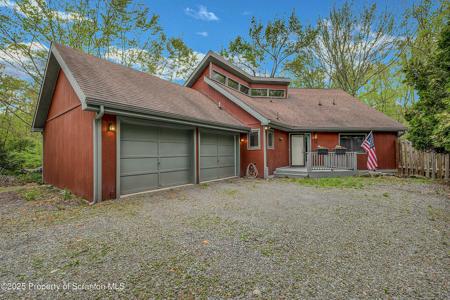 582 Lakeview Drive W