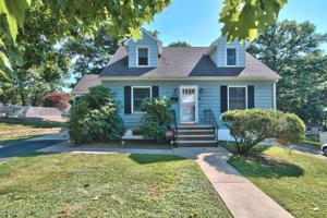 1510 E Locust St