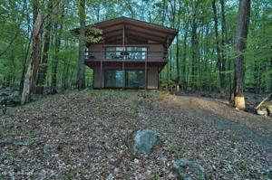 82 E Lake Dr