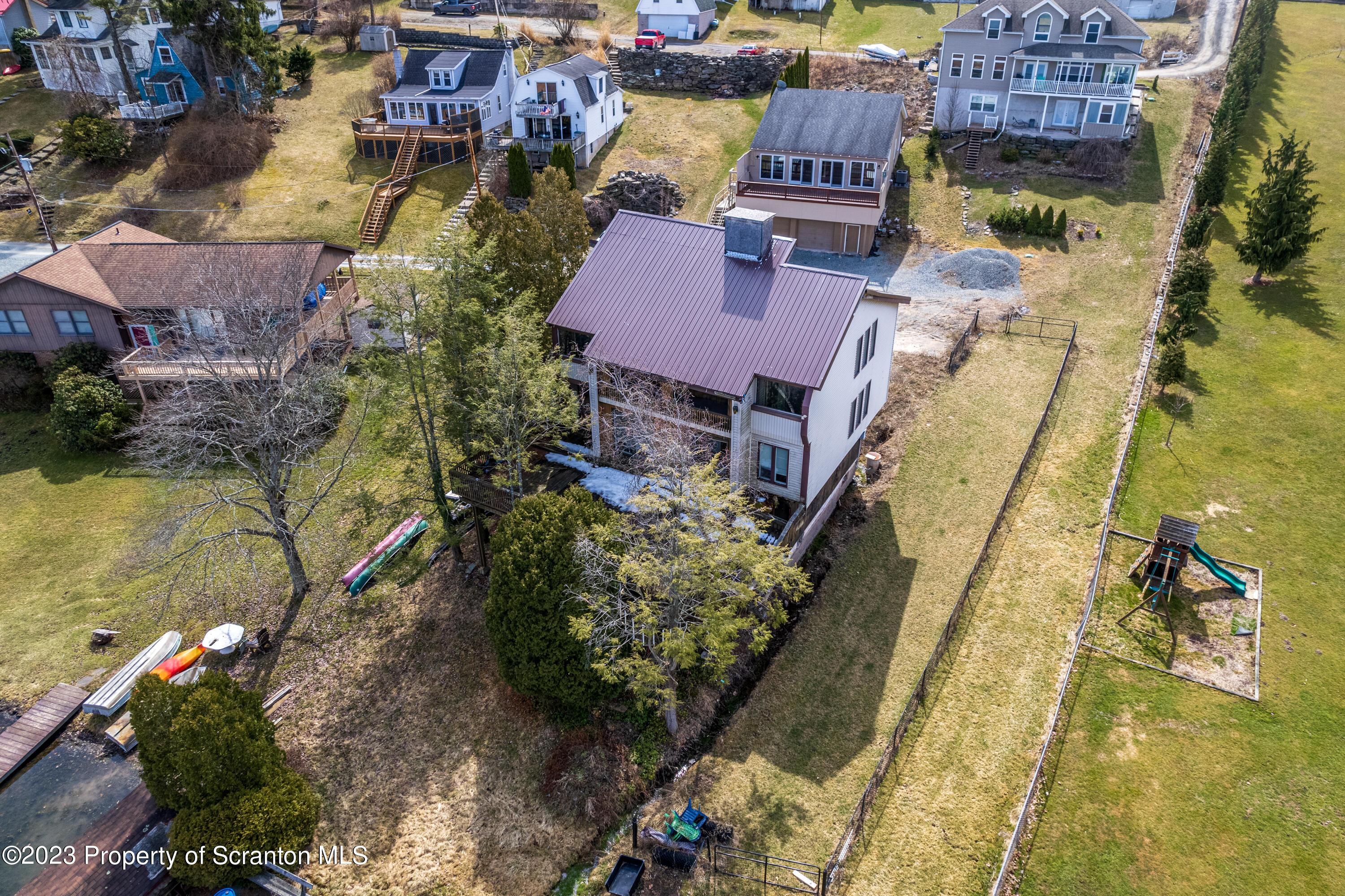 230 Carriage Ln, Lake Winola, PA lhrmls01562162