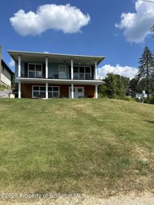 41 Lakefront Lane