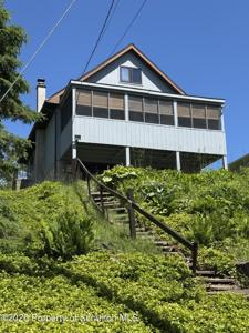 33 Lakefront Lane