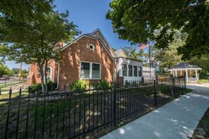 400 N Shore Drive