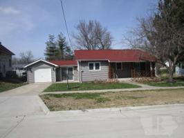 511 E Adams