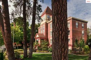 105 E Wallace Ave