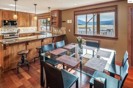 34128 N Lakeside Ave.