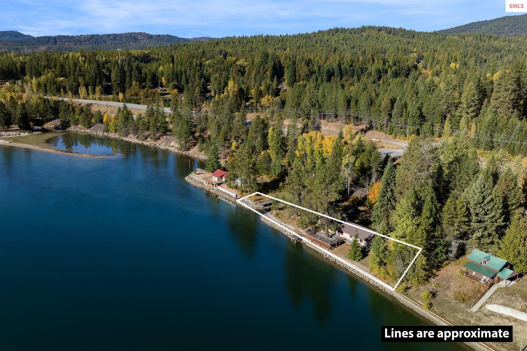 Image 2: Over 300 feet of Pend Oreille River frontage