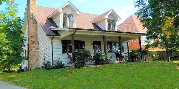 491 W Lakeshore Drive