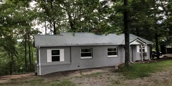 558 Shoreline Drive