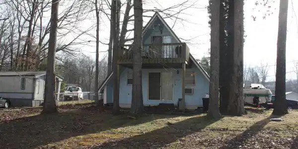 242 Lakeview Drive