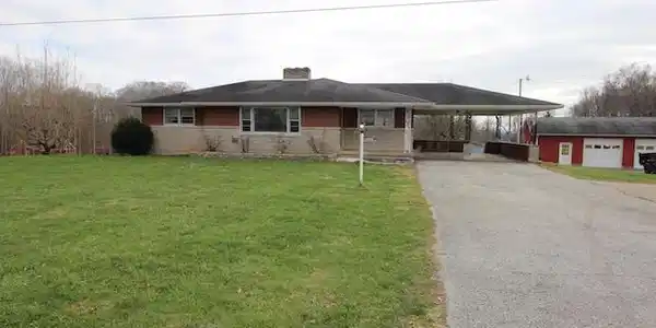 443 E Hwy 1248