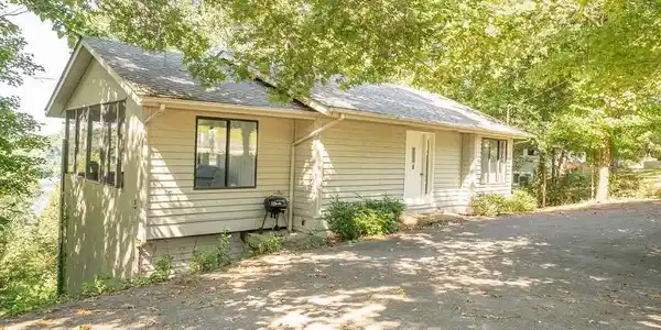 1075 Harbor Springs Road