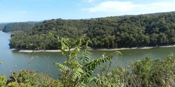 6 Lakepointe