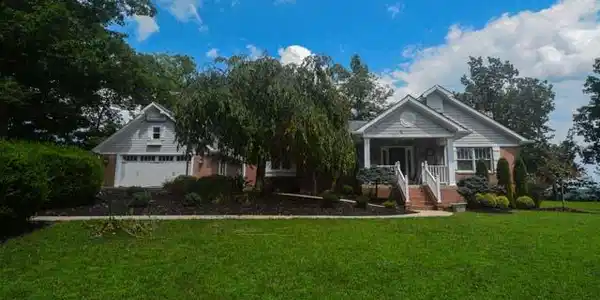 1447 Hickory Point Drive